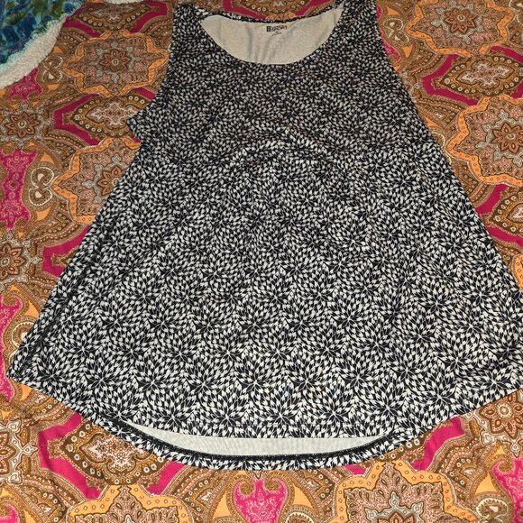 Land's End Sleeveless Sport top - Picture 1 of 2